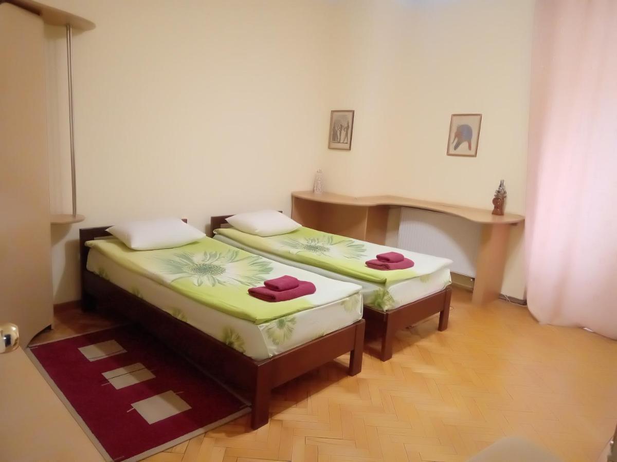 Apartment On Svobody Avenue Lviv Exterior foto