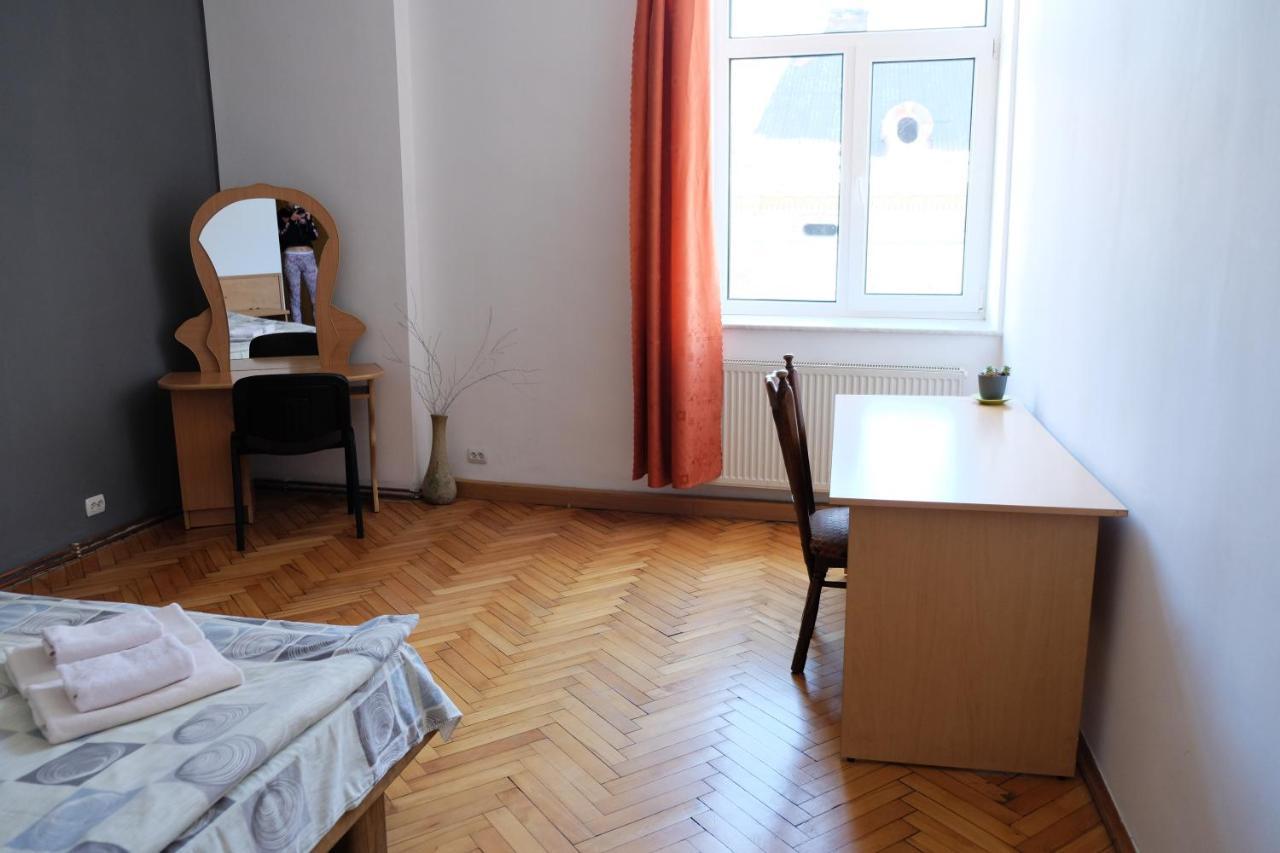 Apartment On Svobody Avenue Lviv Exterior foto
